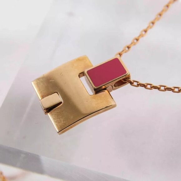 HERMES Irene H Motif Red Lacquered Gold Pendant - Picture 12 of 12